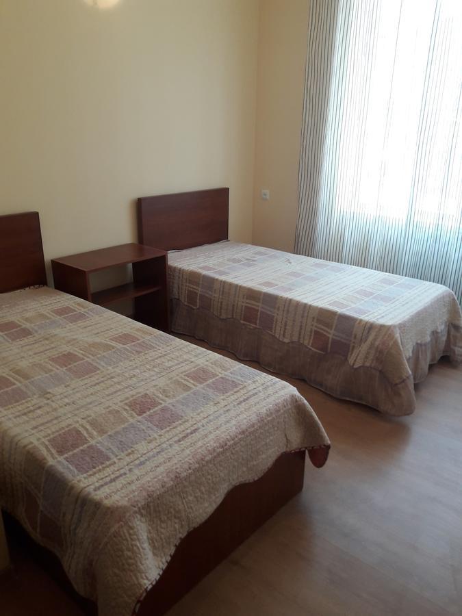 Hotel Sunshine Erevan Esterno foto